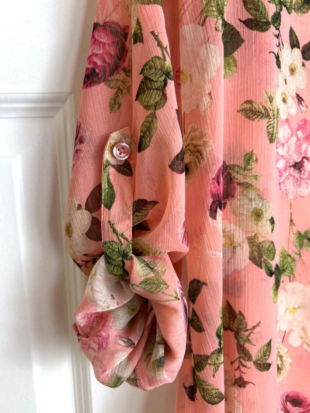 Kut from the Kloth Floral Button Up Blouse Sz M Pink Sheer Lightweight Romantic - Picture 12 of 14